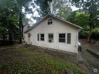 Building Photo - 37 Rosewood Rd