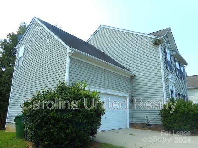 Building Photo - 1058 Pepperwood Pl