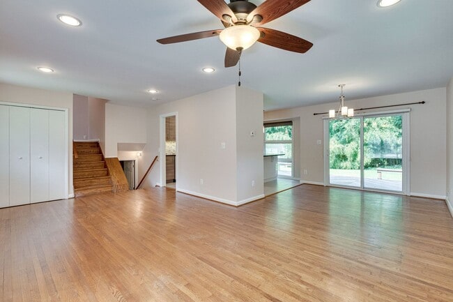 Building Photo - 4228 San Carlos Dr