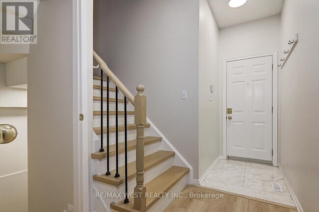 Photo du bâtiment - 20 Azzarello Ln