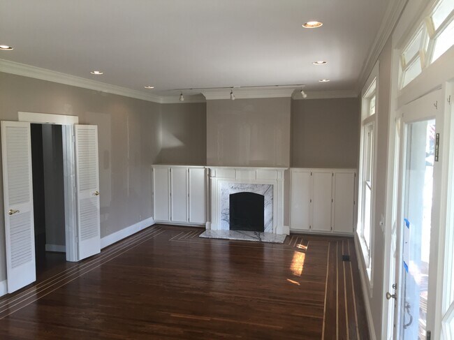 Building Photo - 246 Pennsylvania Ave