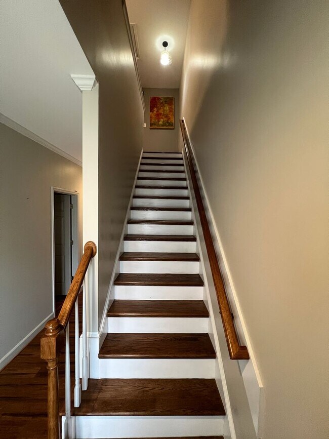 Building Photo - 3 Bed 2.5 Bath Townhome In Governors' Village