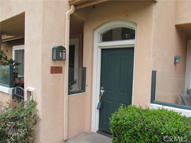 Building Photo - 703 Solvay Aisle