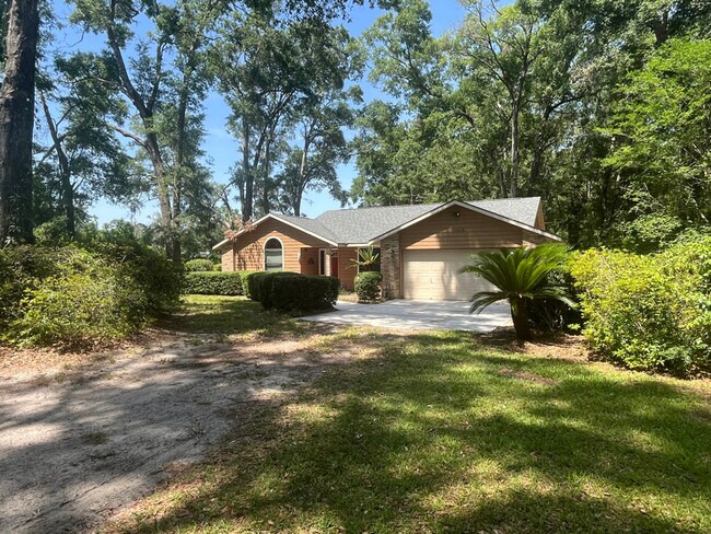 Building Photo - 17026 Southside Ct