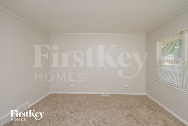 Building Photo - 4443 Ascot Court