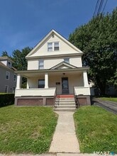 Building Photo - 225 Whiting Ln