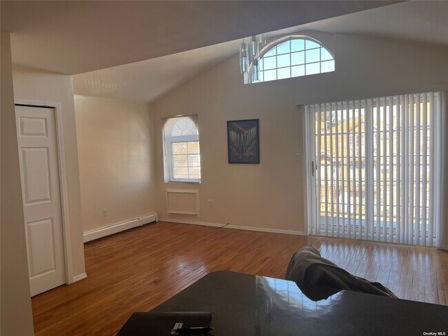 Foto del edificio - 94-84 218th St