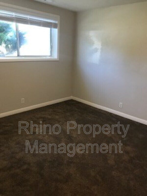 Building Photo - 437 E 10600 S