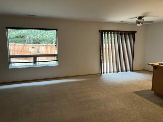Living area - 6512 Newaukum Pl NE