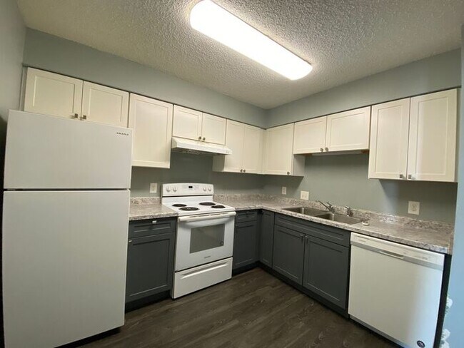Foto del edificio - $995 | 1 Bedroom, 1 Bathroom Apartment | Pet Friendly* | Available for January 9th, 2026 Move In!*