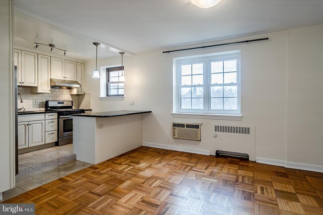 Foto del edificio - 346 E Lancaster Ave