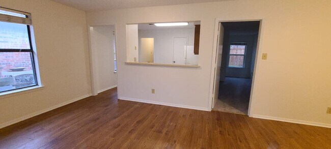 Building Photo - 325 Casie Ct