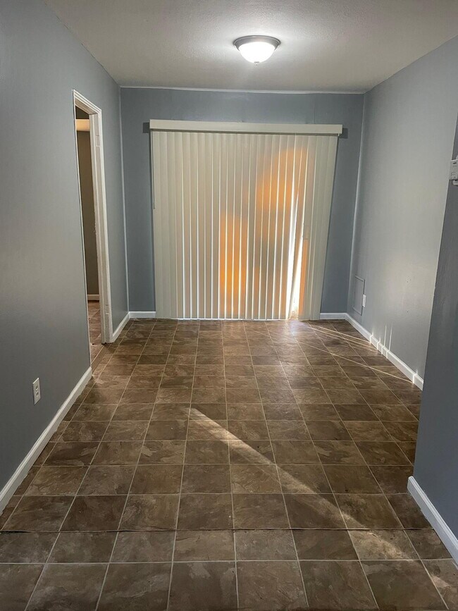 Foto del edificio - "Charming 3-Bed Sanctuary in St. Louis – Cozy Comfort Awaits on Ventura Drive!"  We accept sectio...