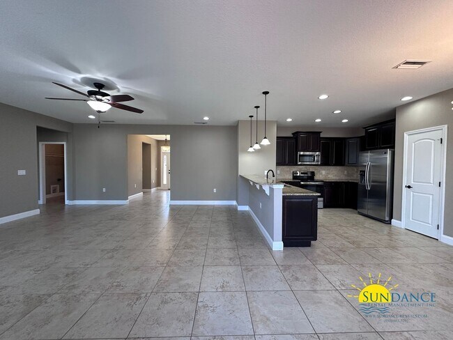 Building Photo - 438 Bay Oaks Dr