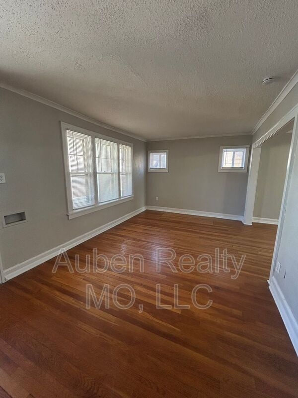 Building Photo - 6227 Rockhill Rd