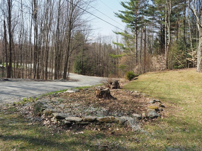 Building Photo - 291 Birchwood Dr