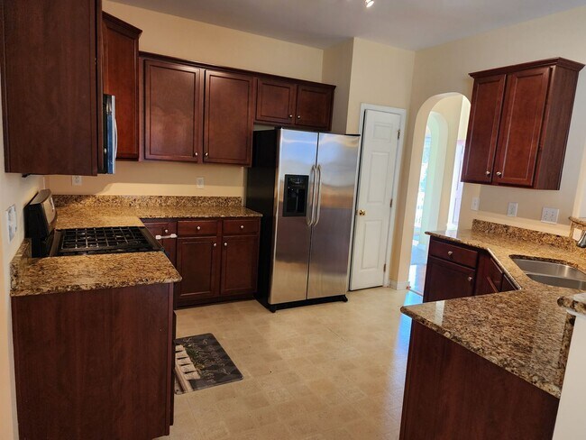 Foto del edificio - Beautiful 5 Bedroom Home in Watermill Subdivision!
