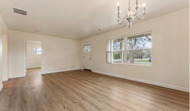 Building Photo - 1399 Yarrow St