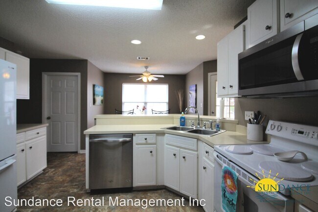 Foto del edificio - 3 br, 2 bath House - 130 Harding Road