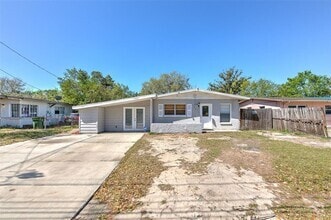 Building Photo - 10928 N 15th St