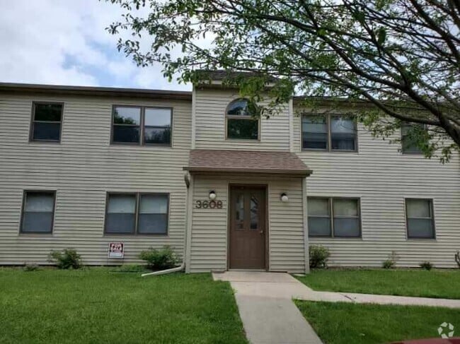 Building Photo - 3608 10th Ln NW