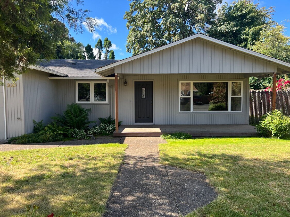 Foto principal - 230 NW 24th St