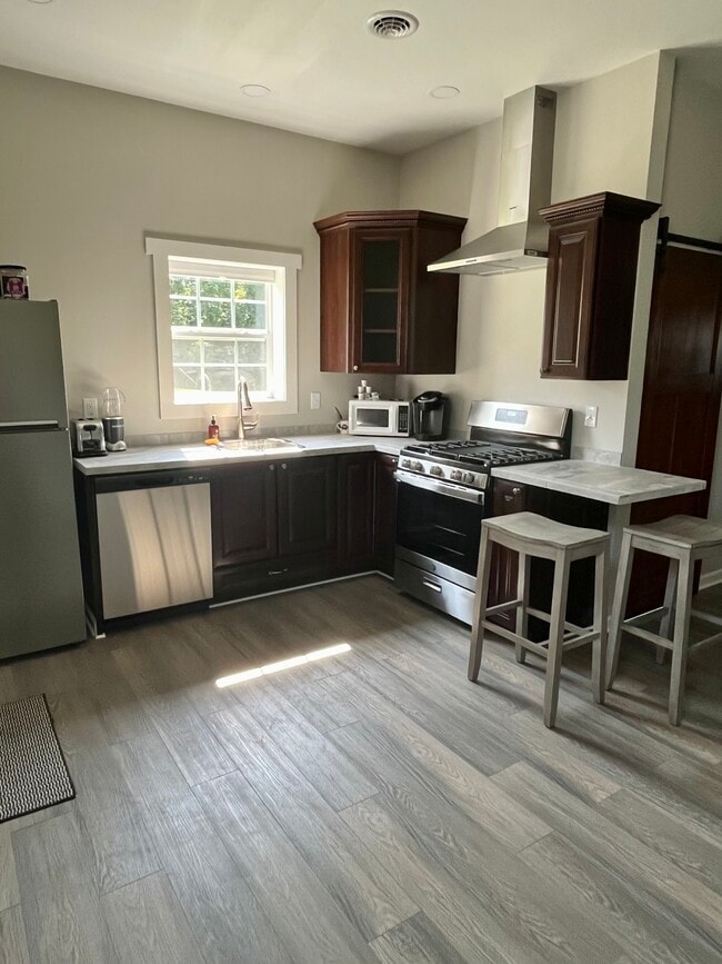 Foto del edificio - 5570 Dogwood Ln
