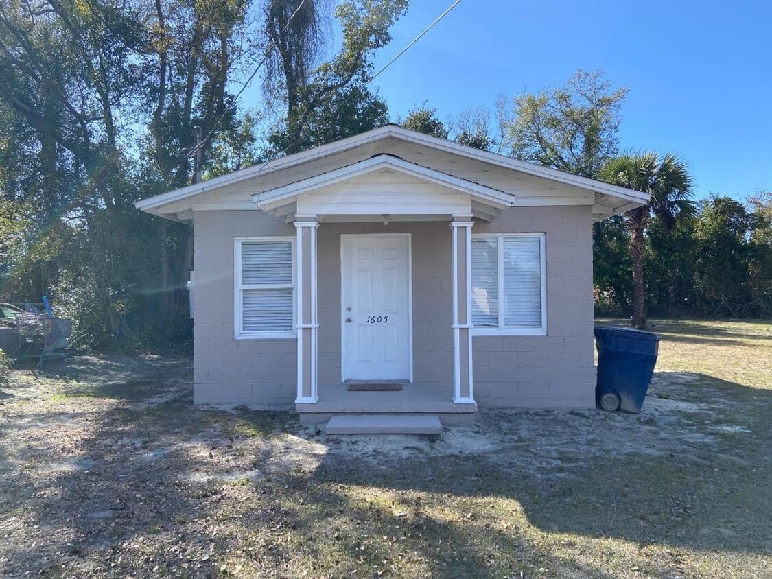 Foto principal - 1605 Flower Ave