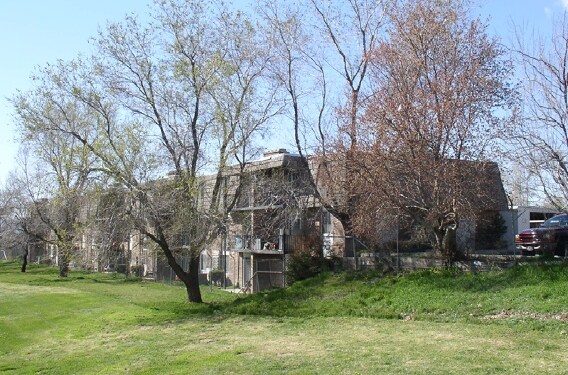 Foto del edificio - Ponderosa Apartments