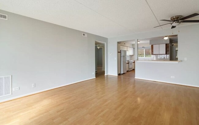Building Photo - 2 BED 2 BATH CONDO