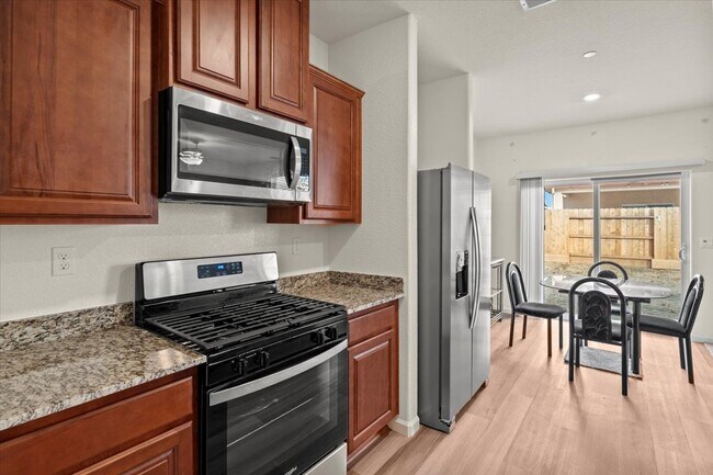 Building Photo - 10400 Skynyrd Wy