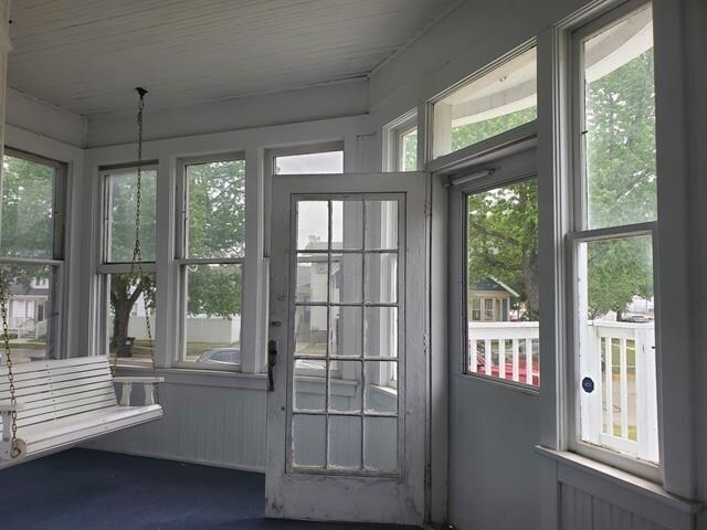 Building Photo - 401 W Conant St