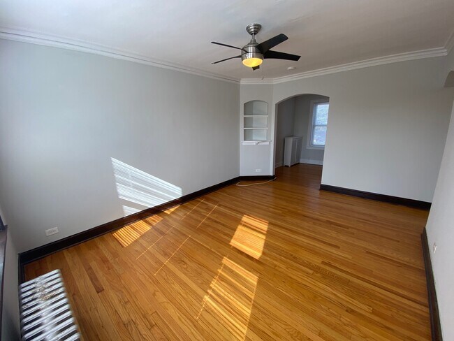 Foto del edificio - 5542 W Leland Ave