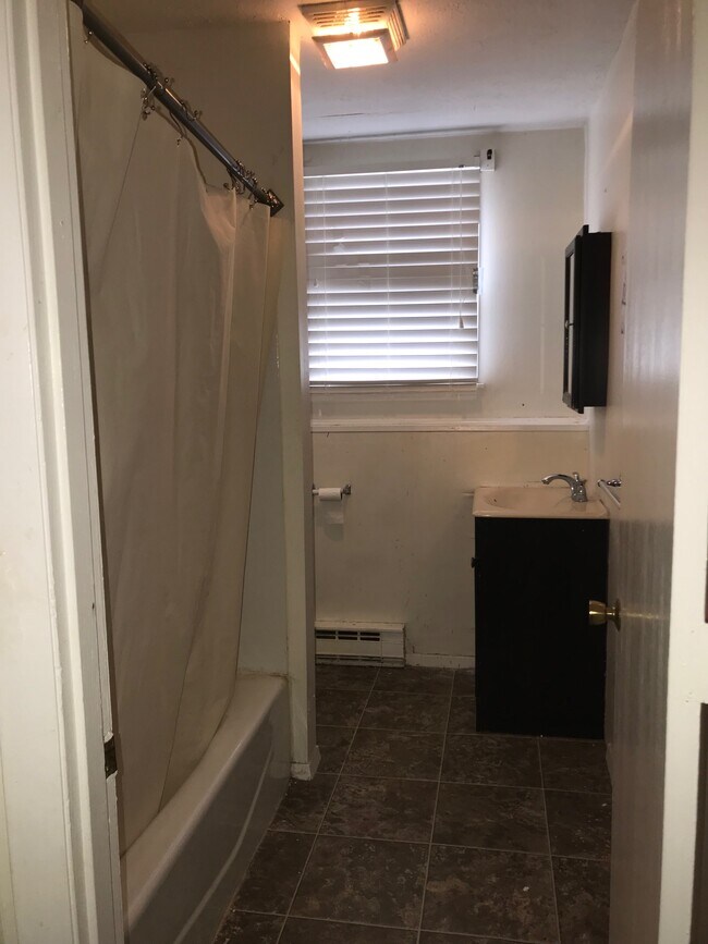 63 Washington Ave Unit 1, Saco, ME 04072 63 Washington Ave Saco, ME