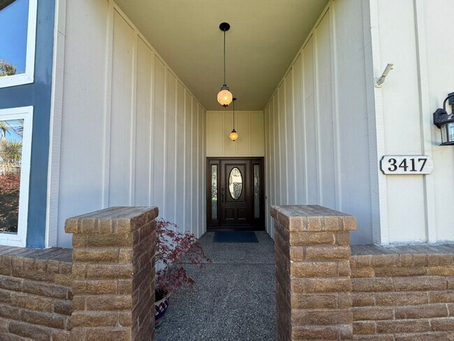 Foto del edificio - Beautifully Updated 3-Bedroom Home – First...