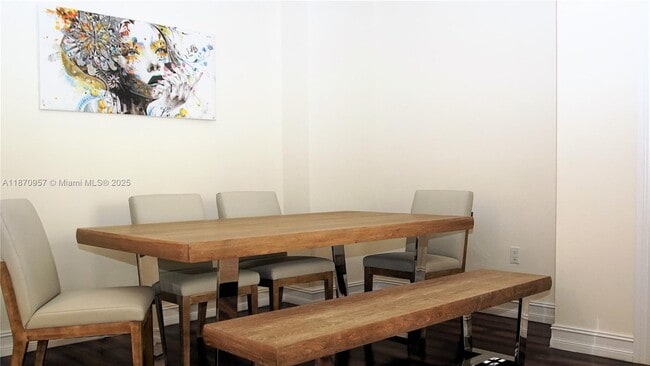 Foto del edificio - 3001 NE 185th St