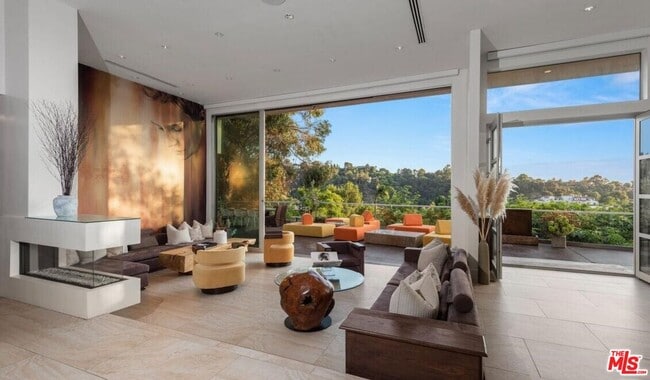 Foto del edificio - 2766 Ellison Dr