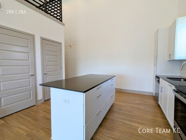 Foto del edificio - 2455 Troost Ave