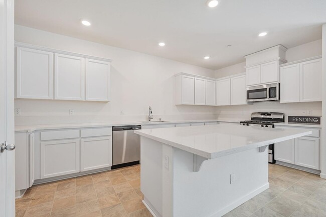 Foto del edificio - 830 Holdenhurst Ln