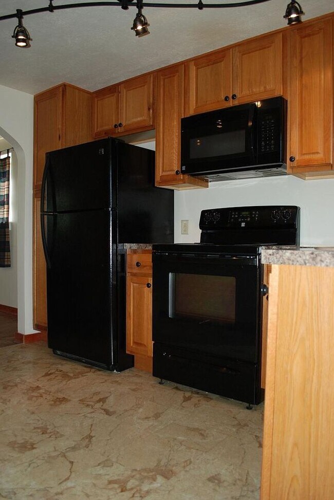 Building Photo - 3521 PA-130