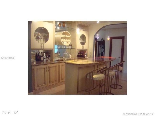 Building Photo - 537 Golden Beach Dr