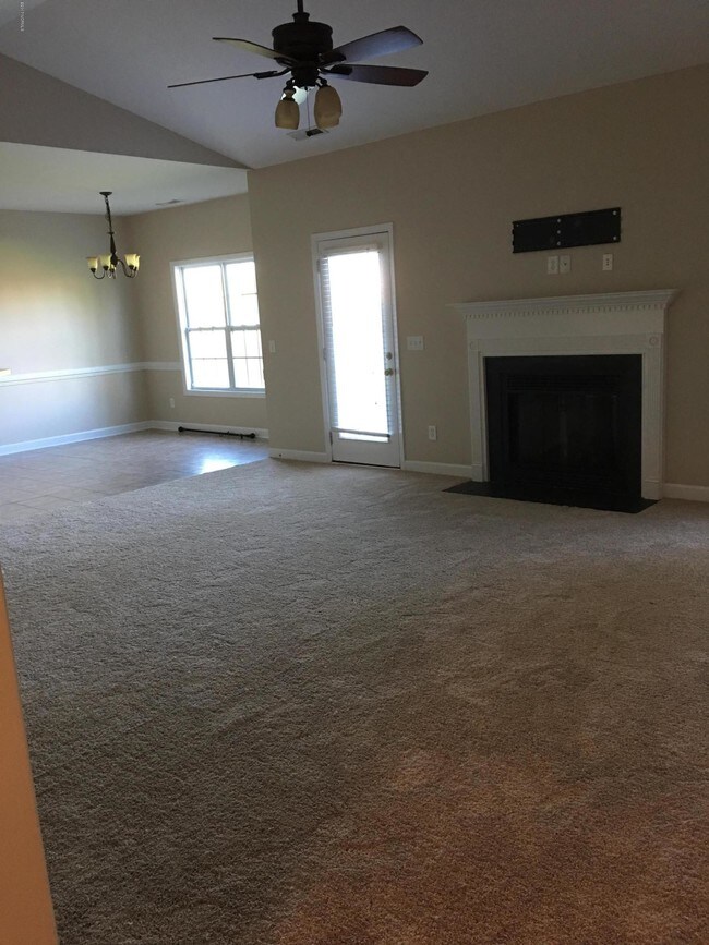 Foto del edificio - 137 Moonstone Ct