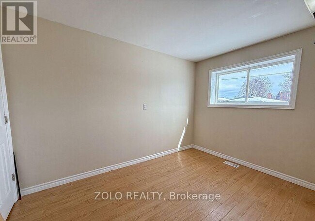 Photo du bâtiment - 309 Cedar St N