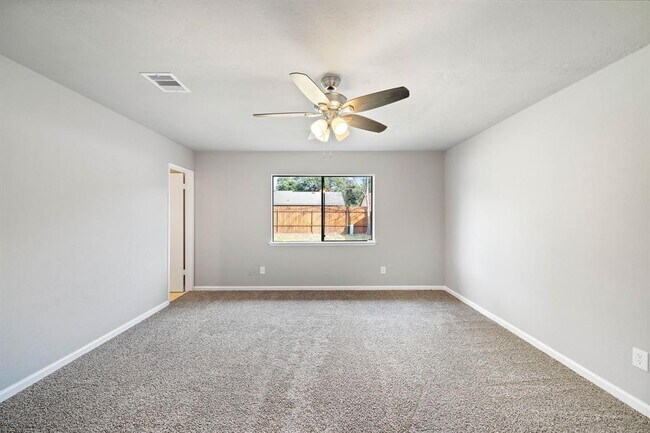 Foto del edificio - 4406 Kacee Dr