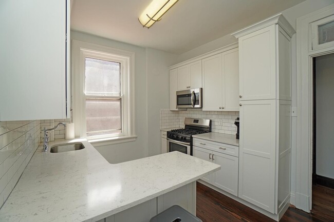 Foto del edificio - 2412 Fairview Ave