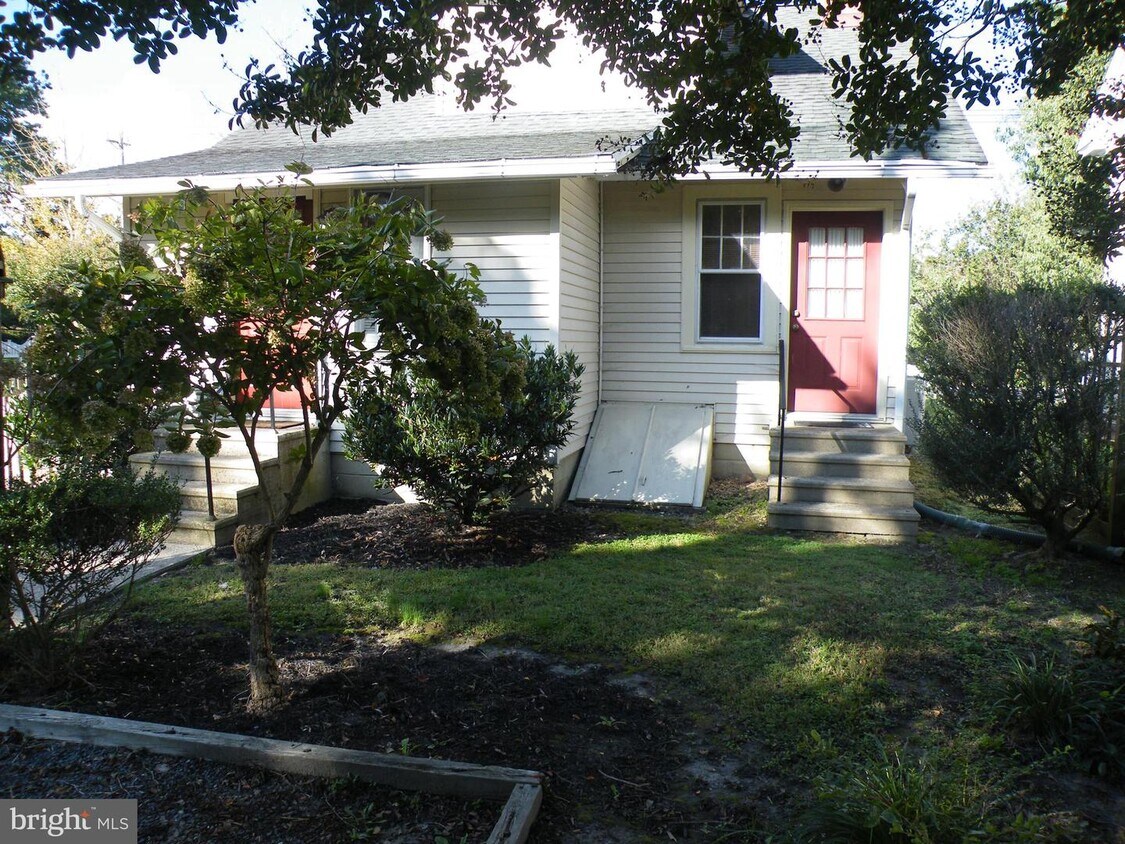 Primary Photo - 208 S Aurora St