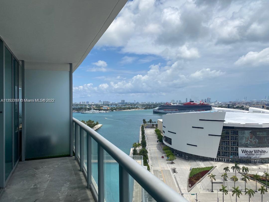 Primary Photo - 888 Biscayne Blvd