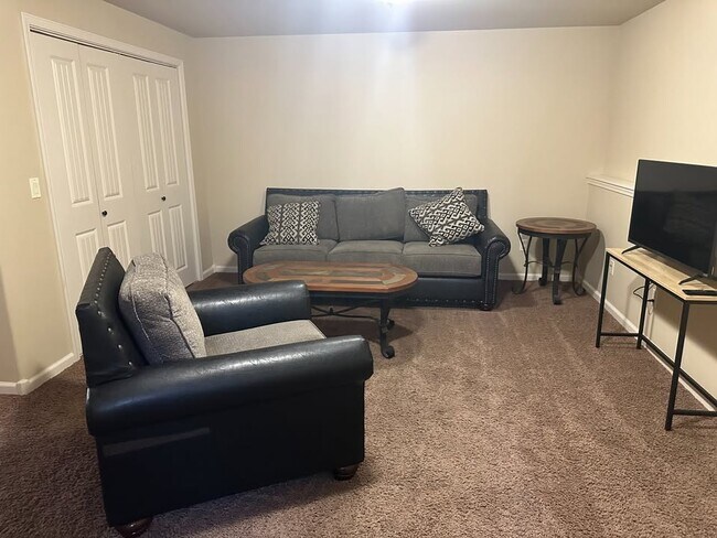 Foto del edificio - 50 Foster Ln