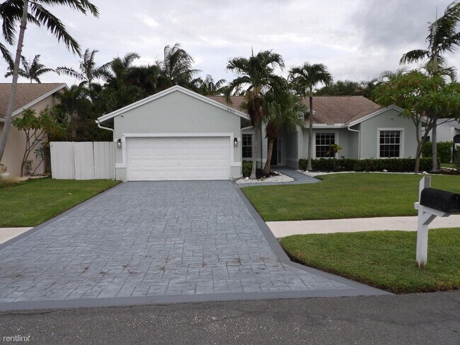 Foto del edificio - 3 br, 2 bath House - 640 NE 15th Pl