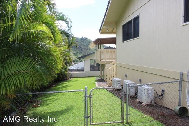 Foto del edificio - 3 br, 2 bath House - 861 Kulani Street